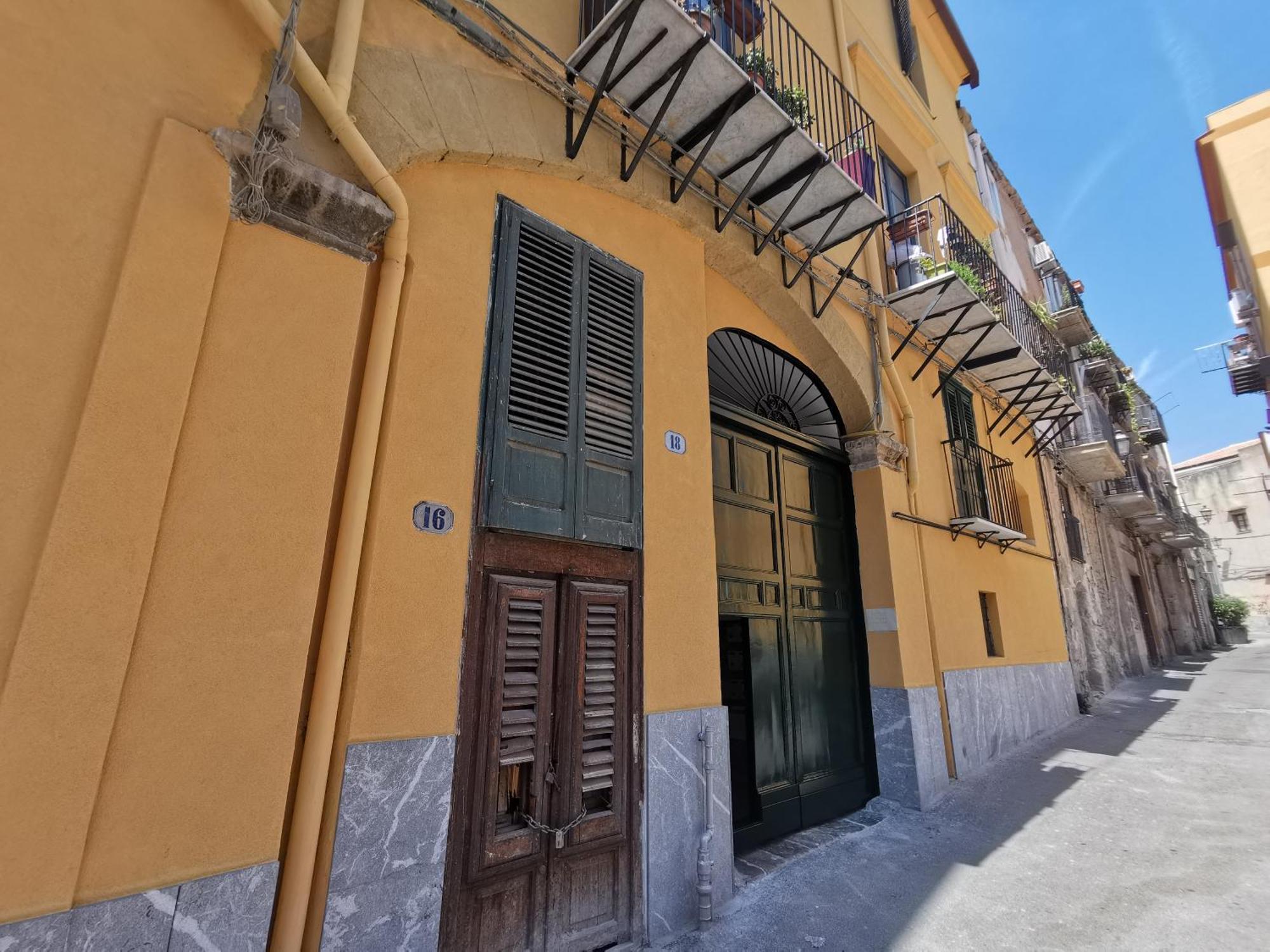 Vicolo Paterno Apartments Палермо Екстериор снимка
